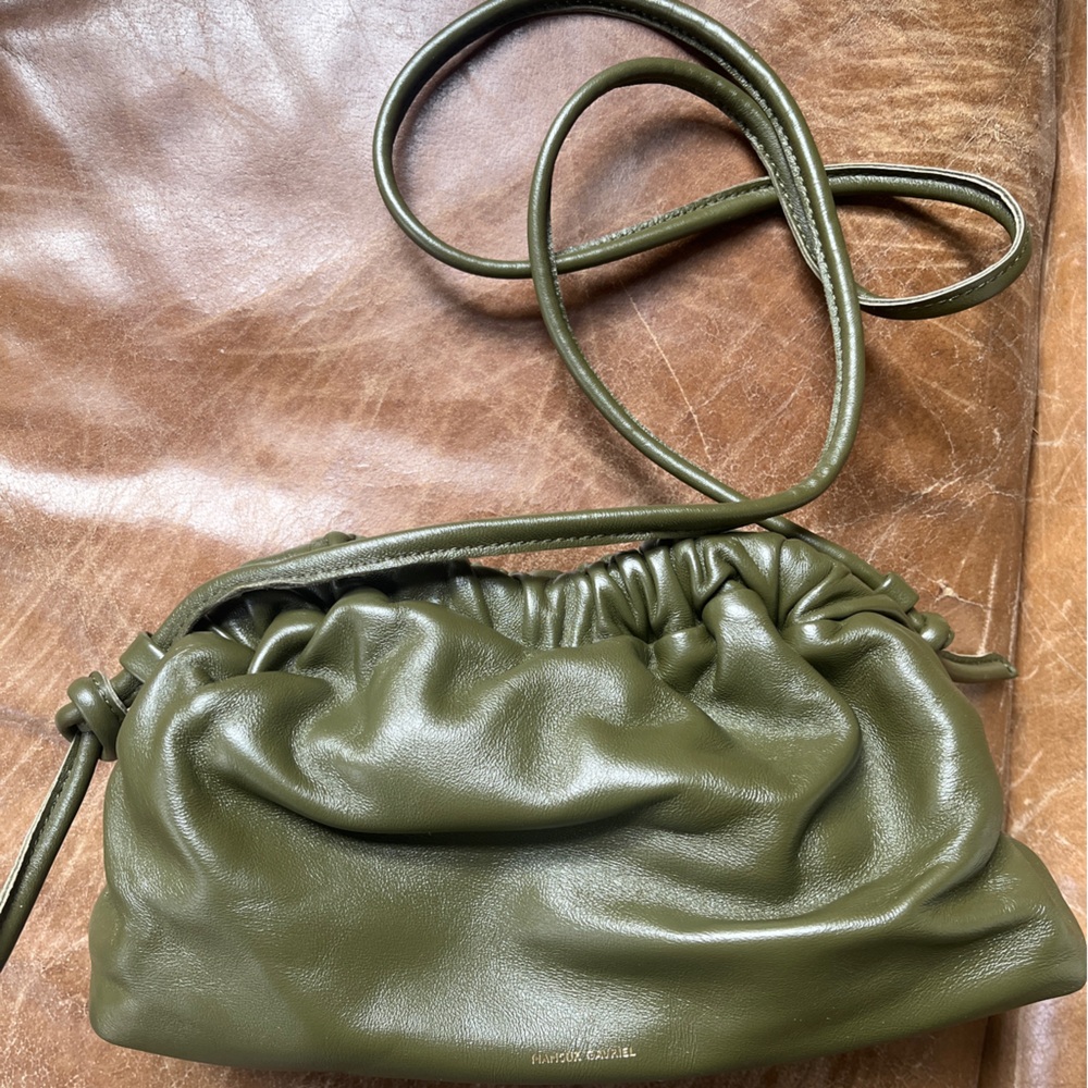 Mini cloud clutch